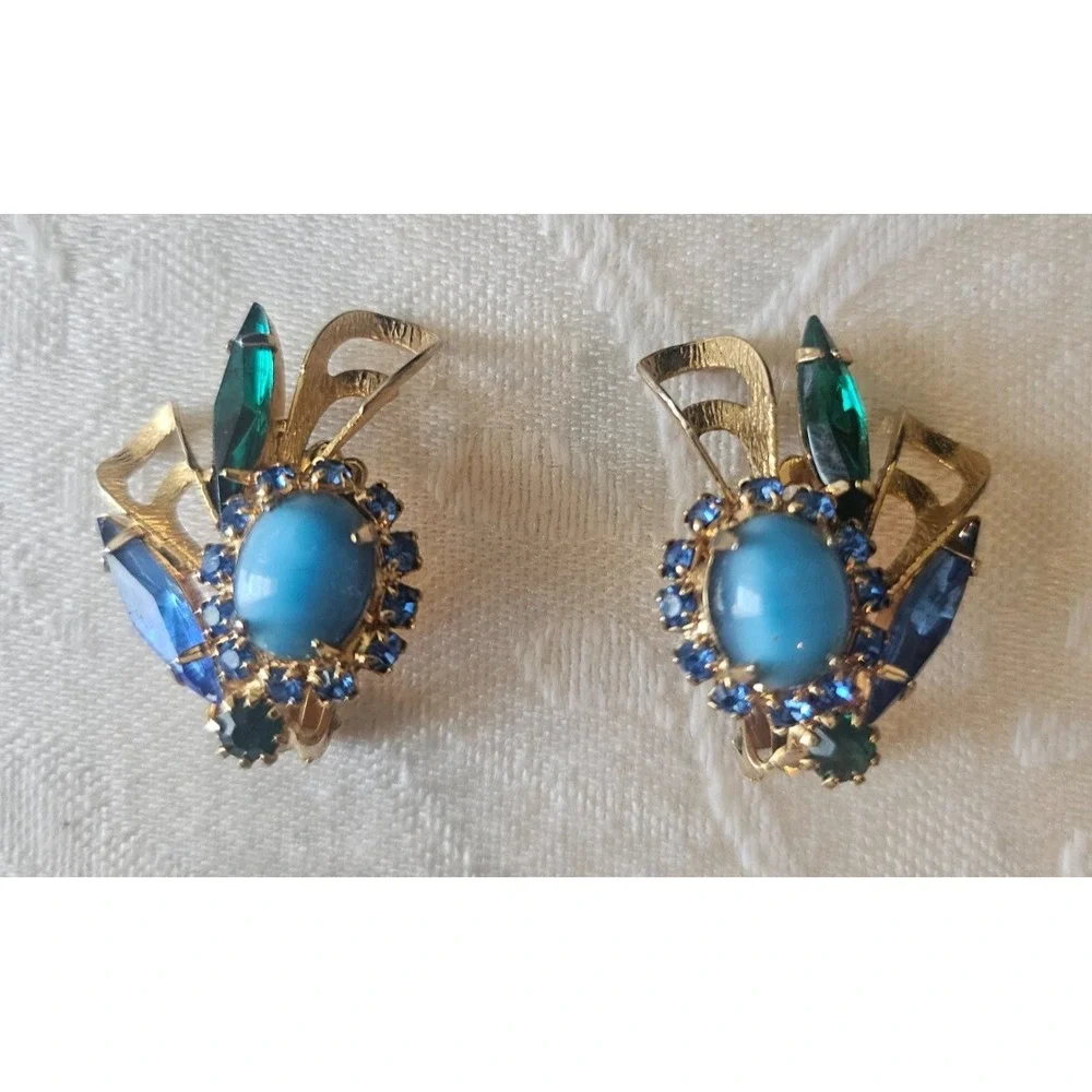 Vintage Blue/Green‎ Rhinestone Clip On Earrings Gold Tone w/ Blue Cabochon Stone